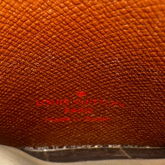 Louis Vuitton Wallet - Picture 7 of 7